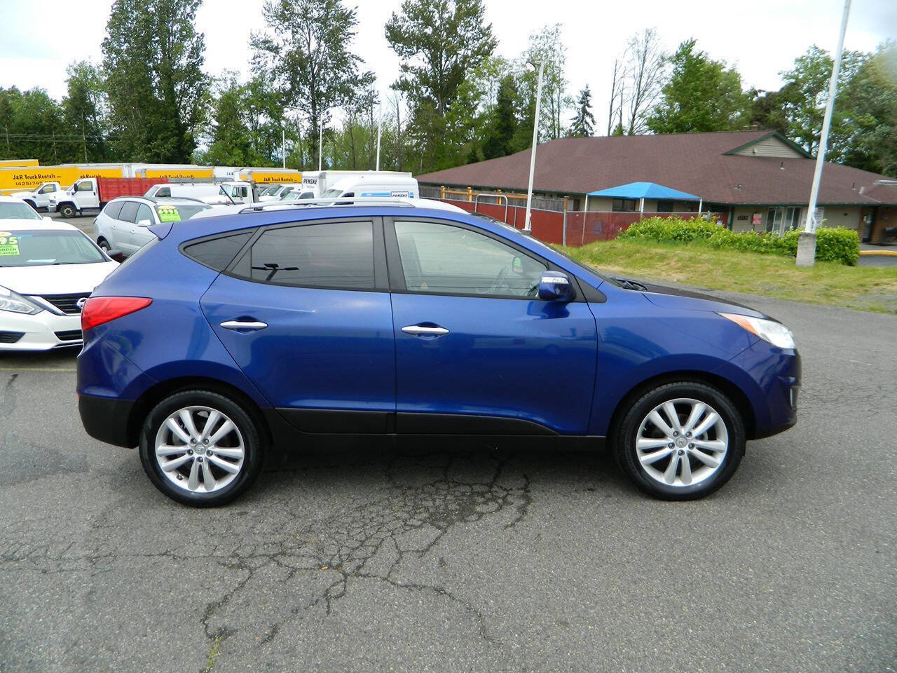 Used 2010 Hyundai Tucson Limited FWD image 9