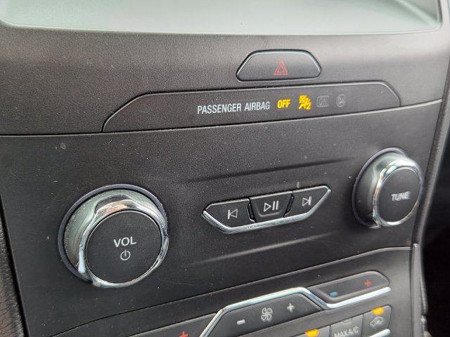 Used 2020 Ford Edge SE FWD image 20