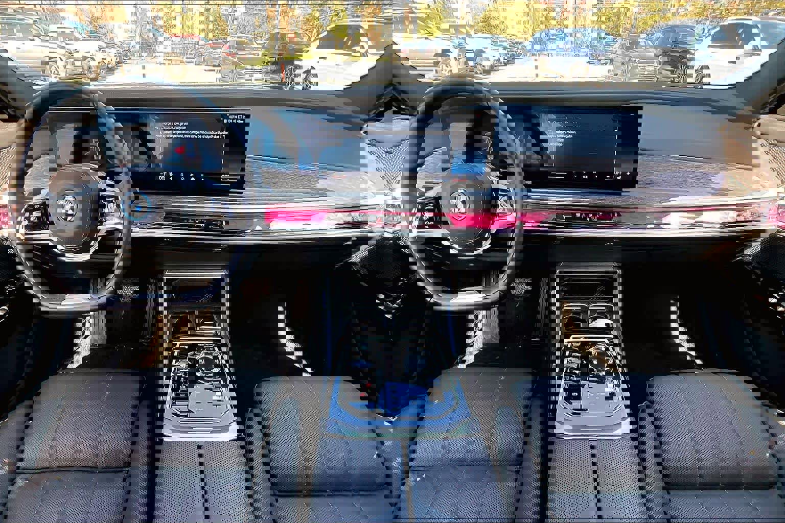 Used 2025 BMW i7 eDrive50 image 14