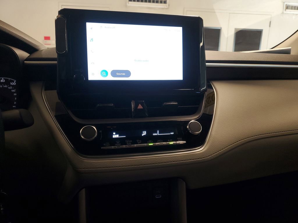 Used 2023 Toyota Corolla Cross L image 24