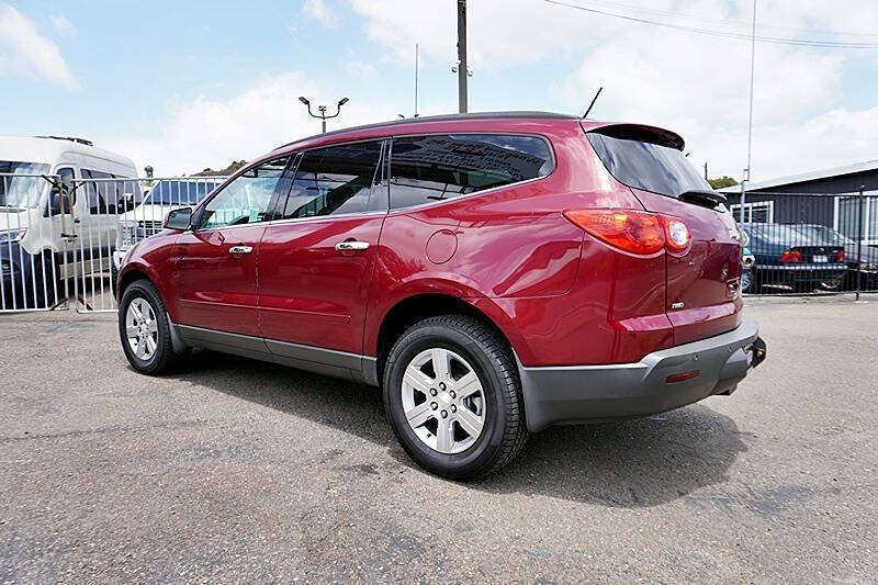 Used 2011 Chevrolet Traverse LT w/ Personal Connectivity Package AWD/4WD image 8