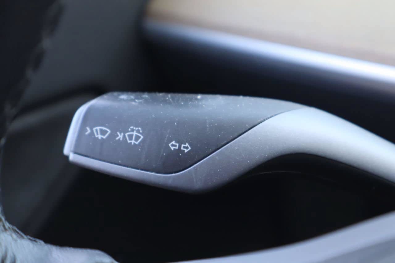 Used 2021 Tesla Model Y Long Range AWD/4WD image 11