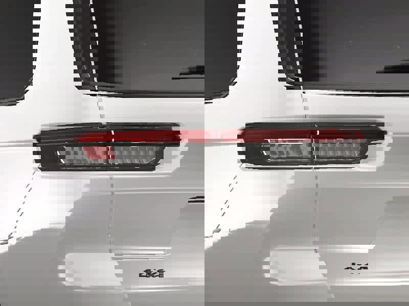 New 2025 Jeep Grand Cherokee L Altitude image 12