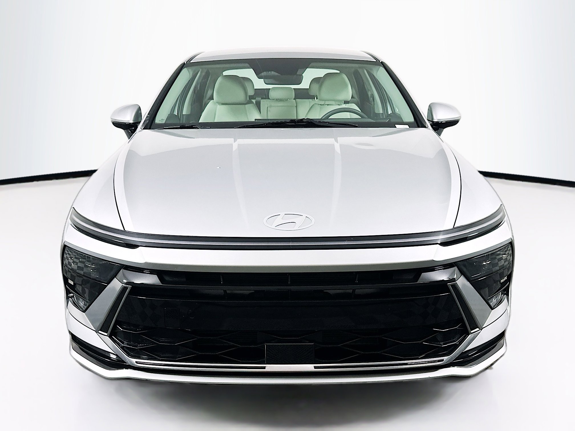 Used 2025 Hyundai Sonata SEL FWD image 2