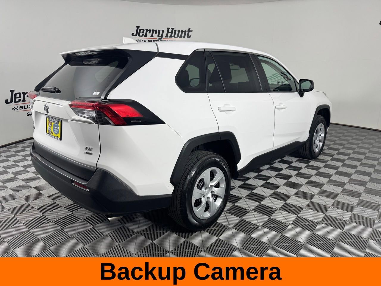Used 2025 Toyota RAV4 LE image 7