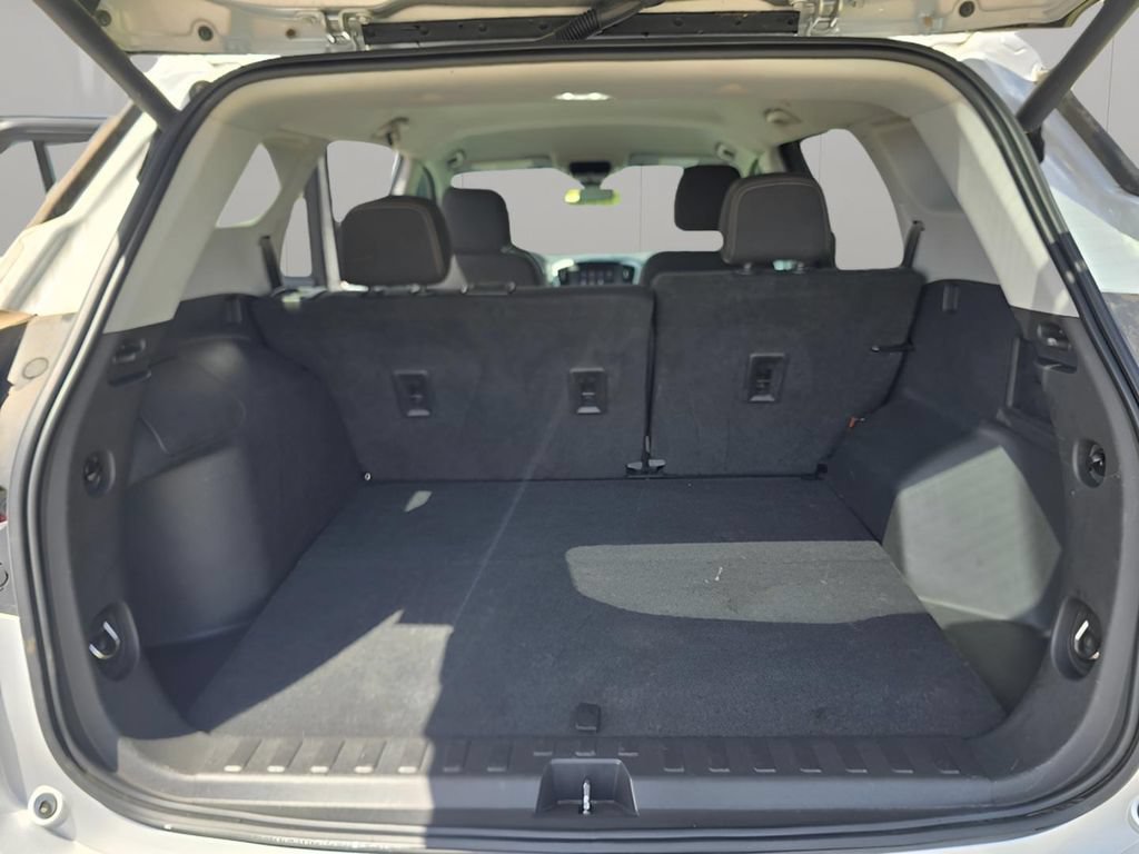 Used 2021 GMC Terrain SLE w/ Driver Convenience Package FWD image 10