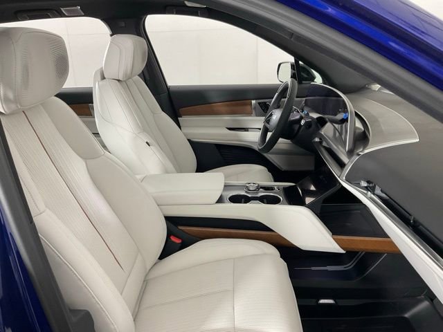 New 2026 Cadillac Vistiq Sport w/ LPO, Floor Liner Package image 29