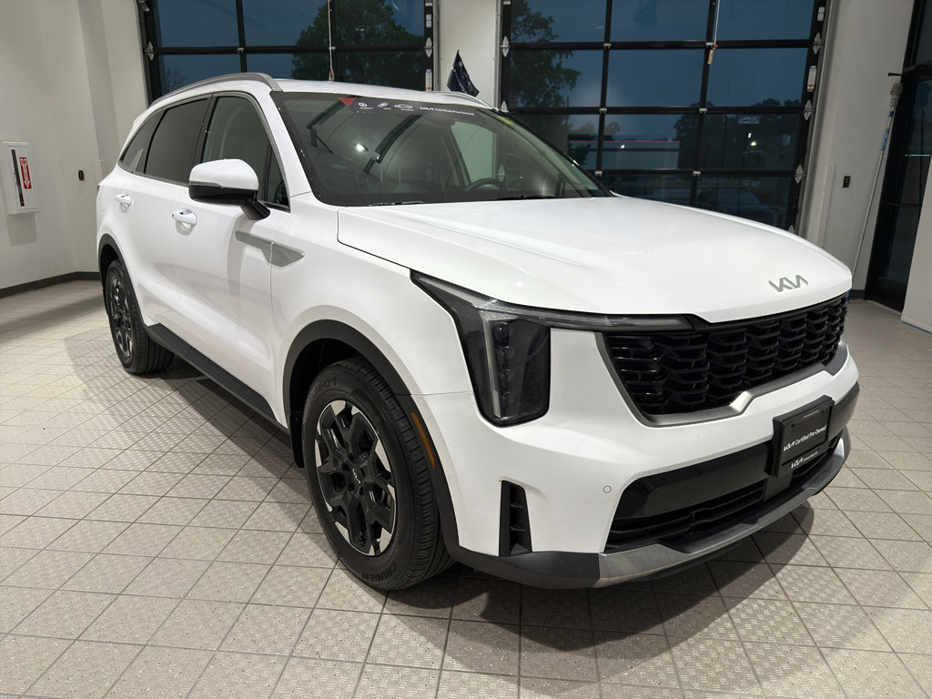 Used 2025 Kia Sorento S FWD image 7