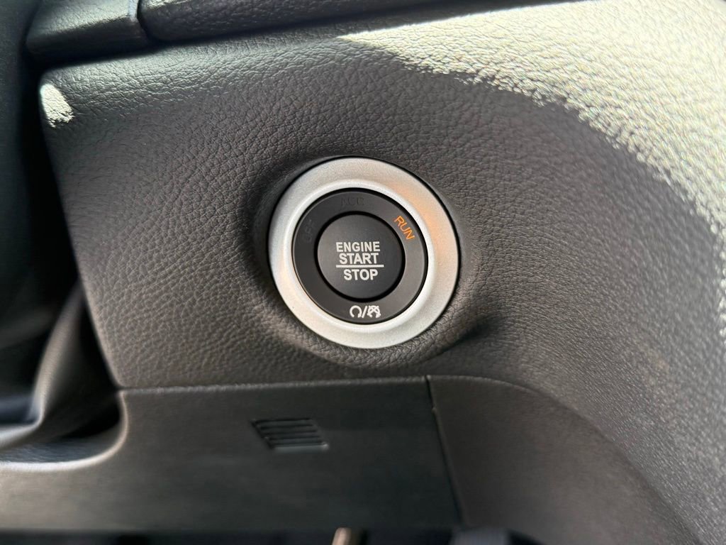 Used 2025 Chrysler Pacifica Select FWD image 22