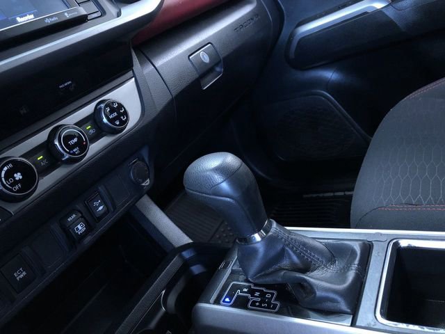 Used 2018 Toyota Tacoma SR5 AWD/4WD image 24