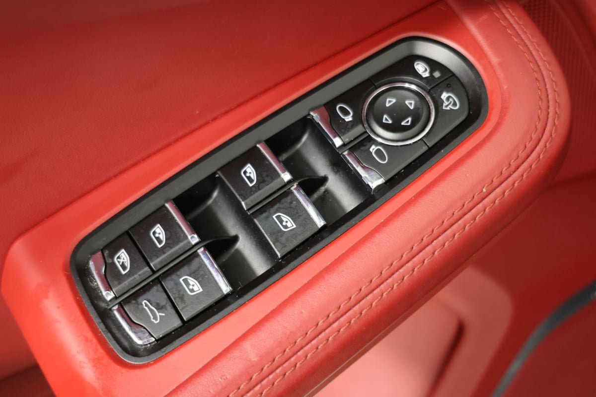 Used 2017 Porsche Macan GTS AWD/4WD image 22