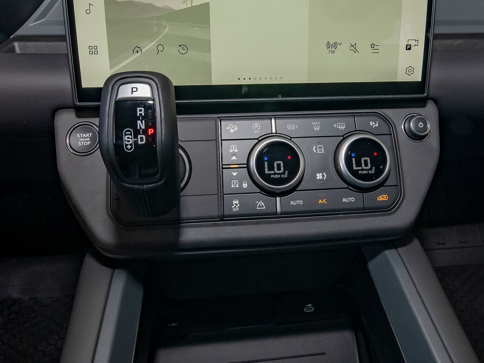 New 2026 Land Rover Defender 110 X-Dynamic SE AWD/4WD image 29