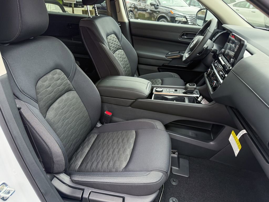 New 2025 Nissan Pathfinder SV w/ Lighting Package (N92) image 11