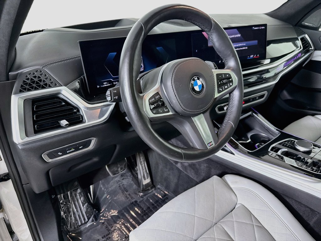 Used 2026 BMW X7 xDrive40i AWD/4WD image 9