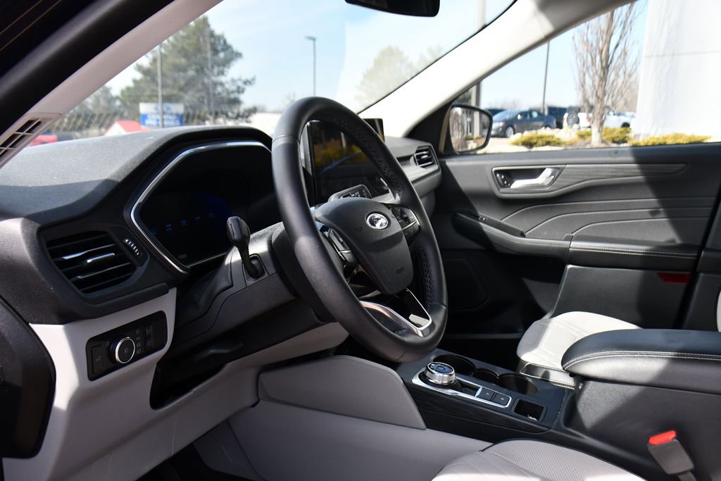 Used 2023 Ford Escape Platinum w/ Premium Technology Package image 11