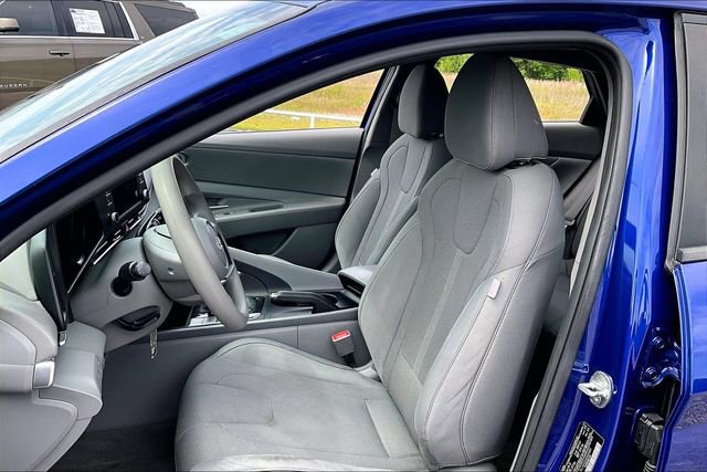 Used 2021 Hyundai Elantra SE FWD image 21