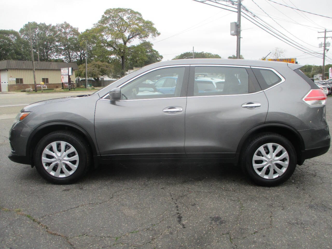 Used 2015 Nissan Rogue S image 4