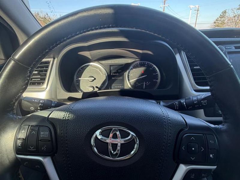 Used 2018 Toyota Highlander Limited image 10