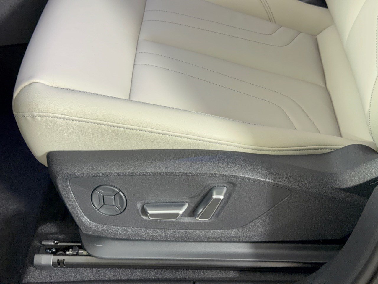 New 2026 Audi Q3 quattro 2.0T AWD/4WD image 16