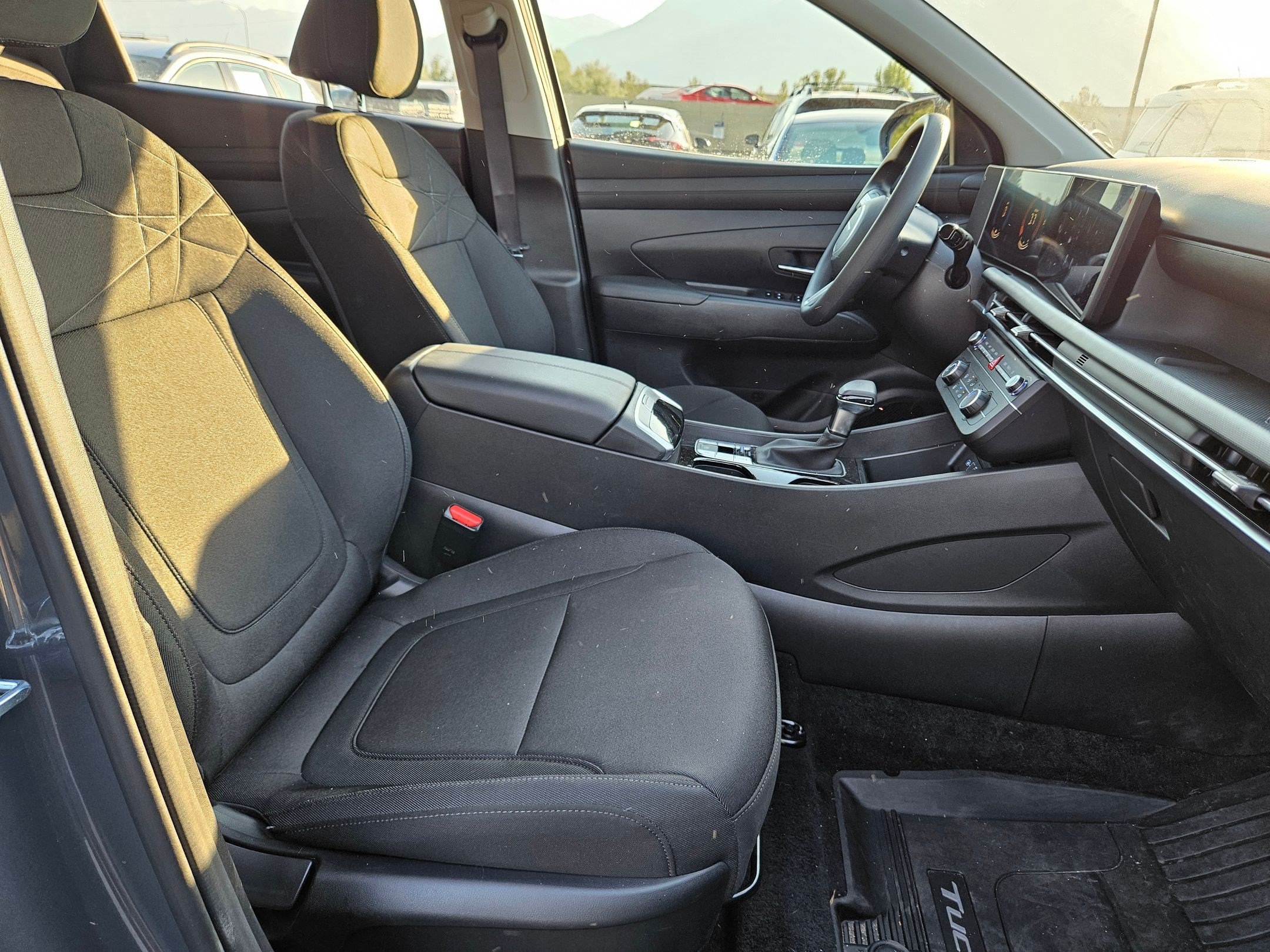 Used 2025 Hyundai Tucson SE AWD/4WD image 32