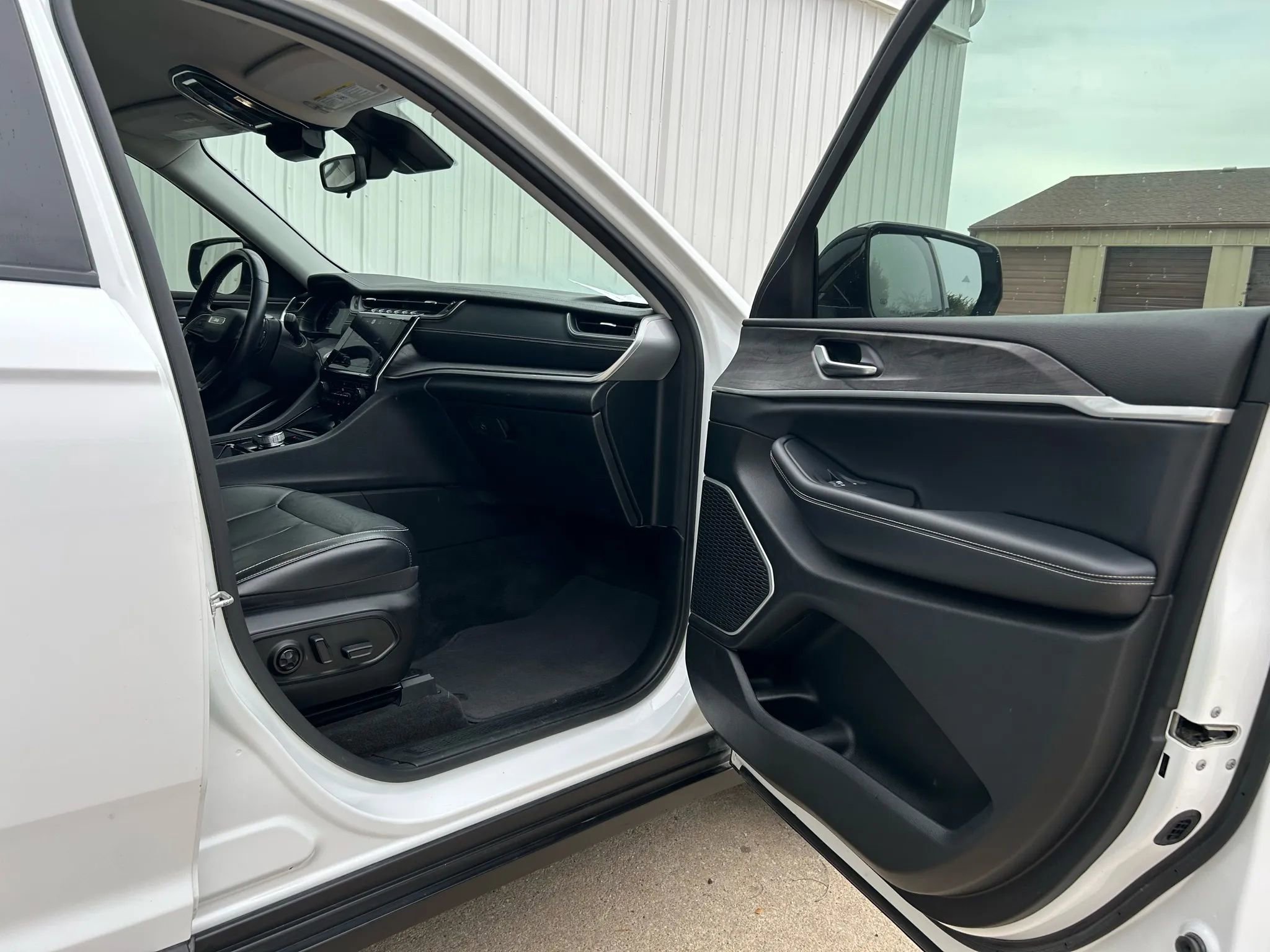 Used 2021 Jeep Grand Cherokee L Limited image 8