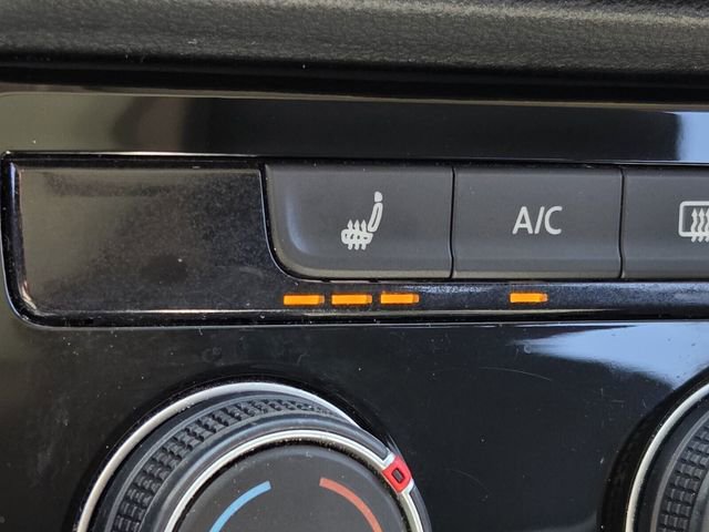 Used 2023 Volkswagen Taos SE image 25