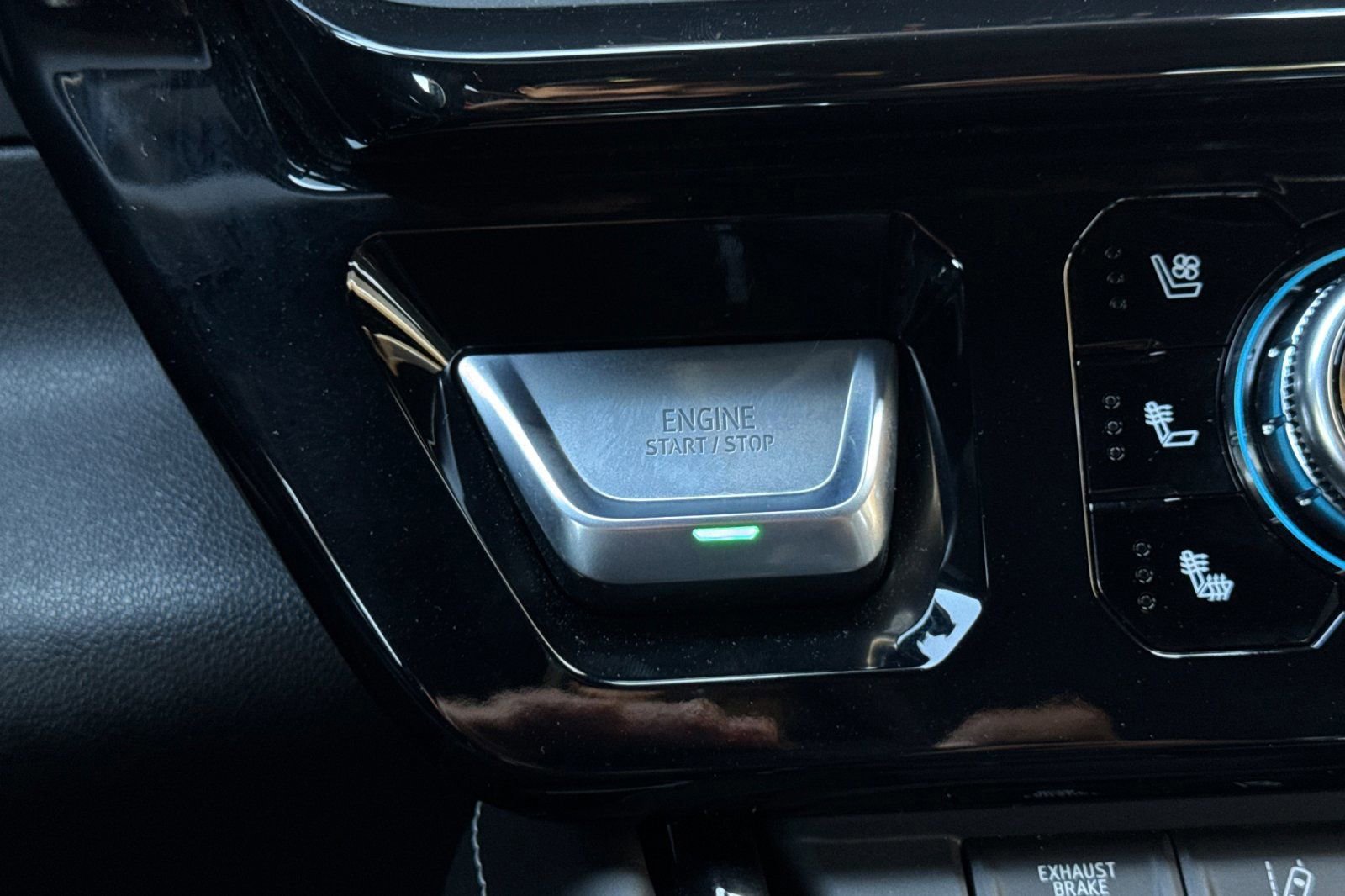 Certified 2025 GMC Sierra 2500 AT4X image 23