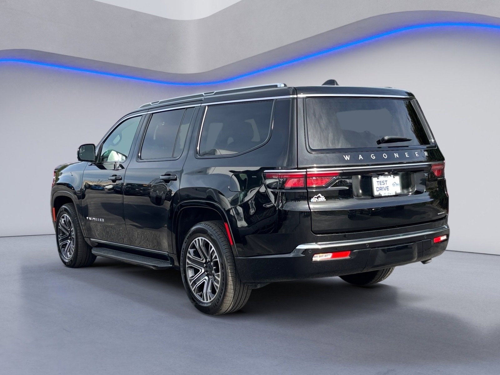 Used 2024 Jeep Wagoneer Series II w/ Flexible Seating Group image 11