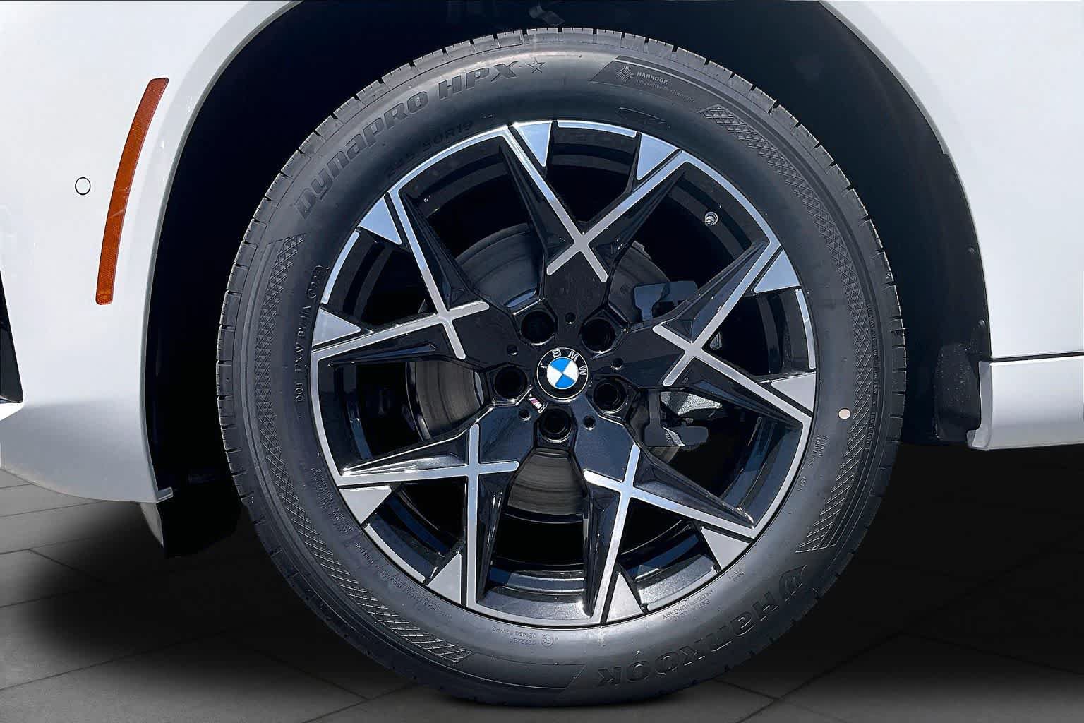 New 2026 BMW X3 xDrive30i w/ Premium Package AWD/4WD image 11