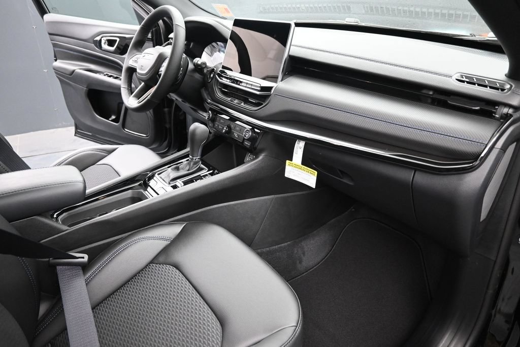 New 2026 Jeep Compass Latitude AWD/4WD image 22