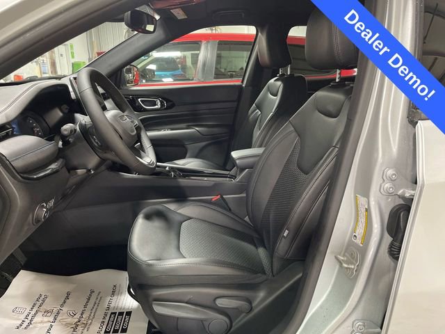 New 2026 Jeep Compass Latitude image 11