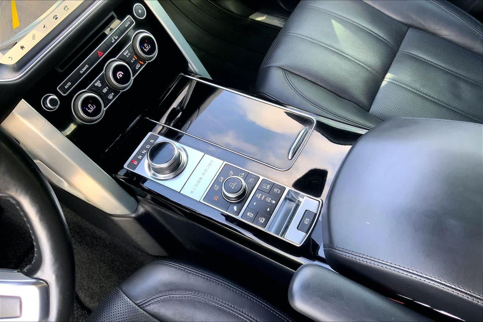 Used 2017 Land Rover Range Rover Supercharged AWD/4WD image 15