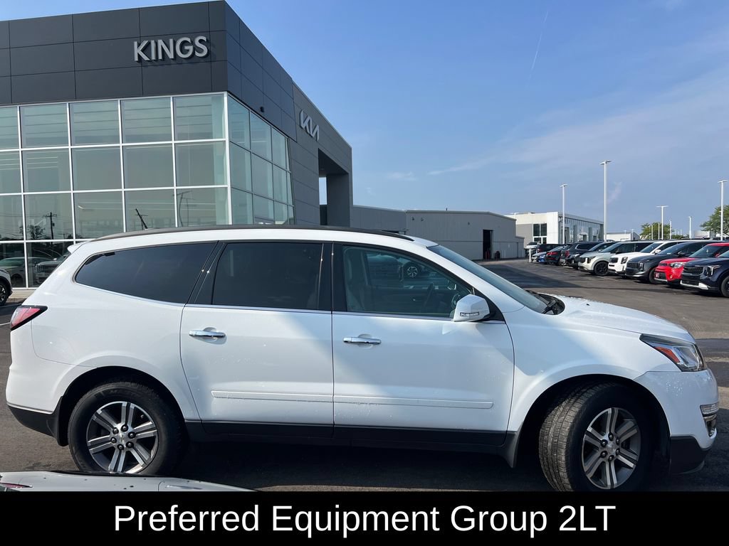 Used 2017 Chevrolet Traverse LT AWD/4WD image 2