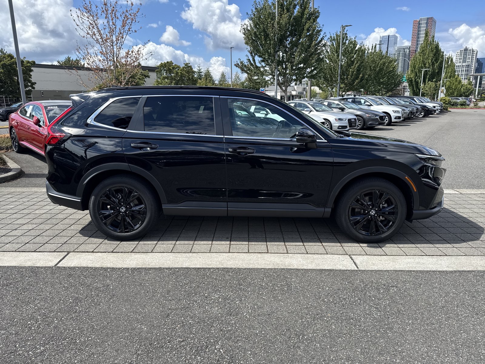 Used 2023 Honda CR-V Sport Touring image 4