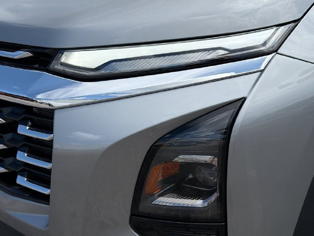 Used 2026 Chevrolet Equinox LT FWD image 9