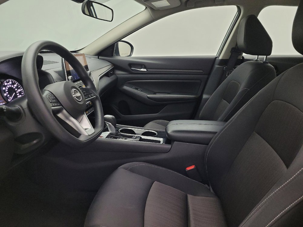 Used 2024 Nissan Altima 2.5 SV image 17
