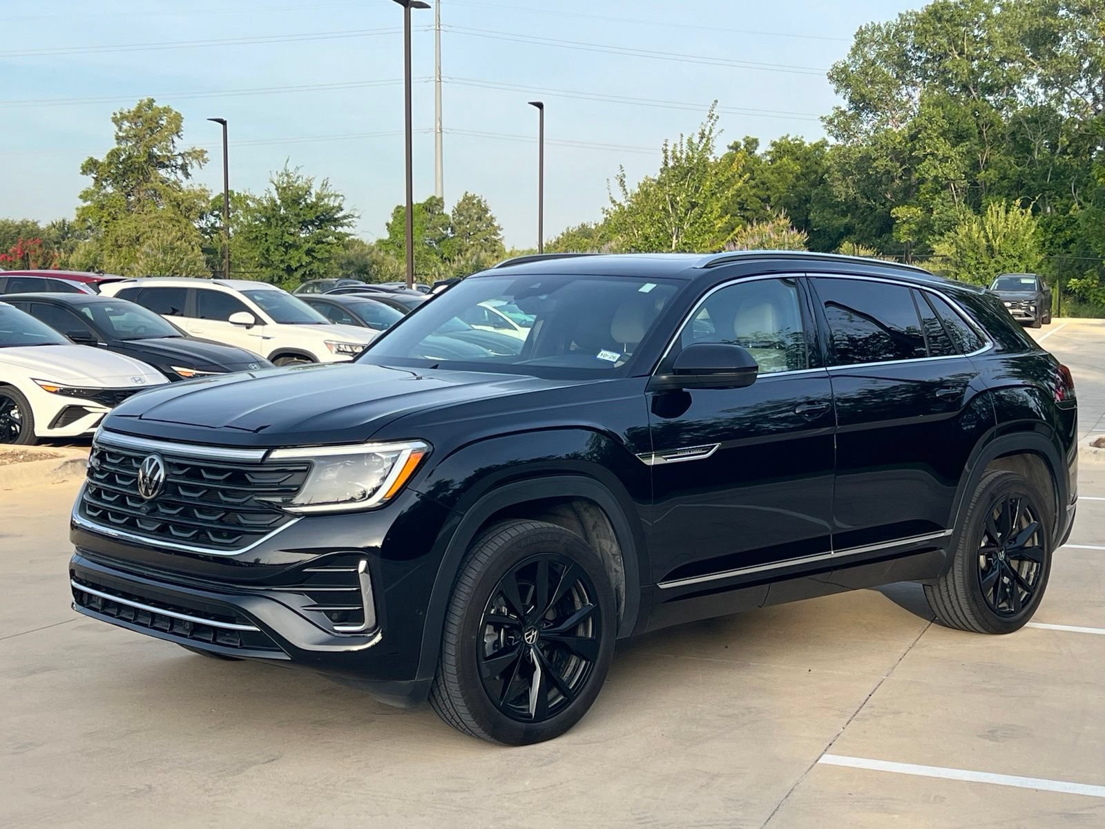 Used 2024 Volkswagen Atlas Cross Sport SEL Premium R-Line AWD/4WD image 5
