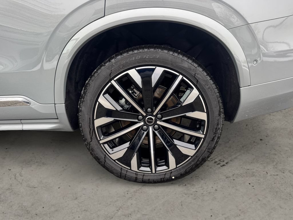 New 2026 Volvo XC90 B6 Plus w/ Protection Package Premier AWD/4WD image 8
