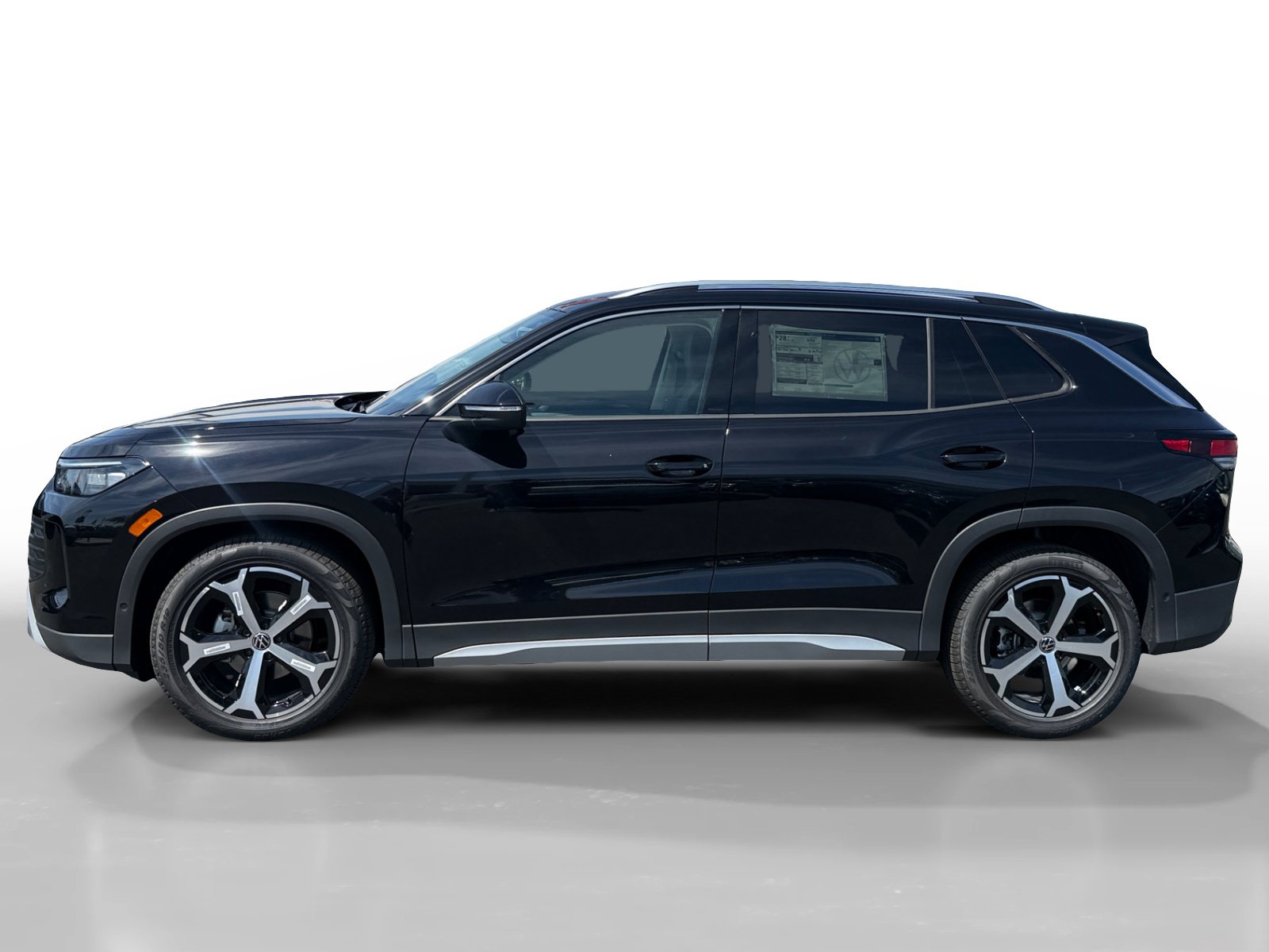New 2026 Volkswagen Tiguan SE FWD image 2