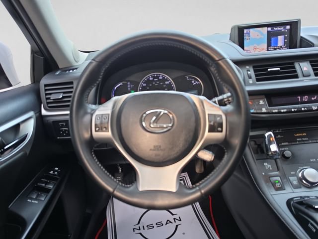 Used 2013 Lexus CT 200h w/ Premium Pkg w/Navigation FWD image 13