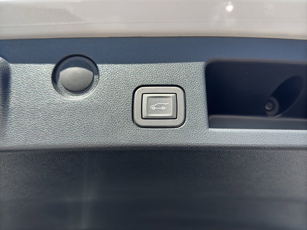 Used 2026 GMC Terrain AT4 w/ Convenience Package III image 14