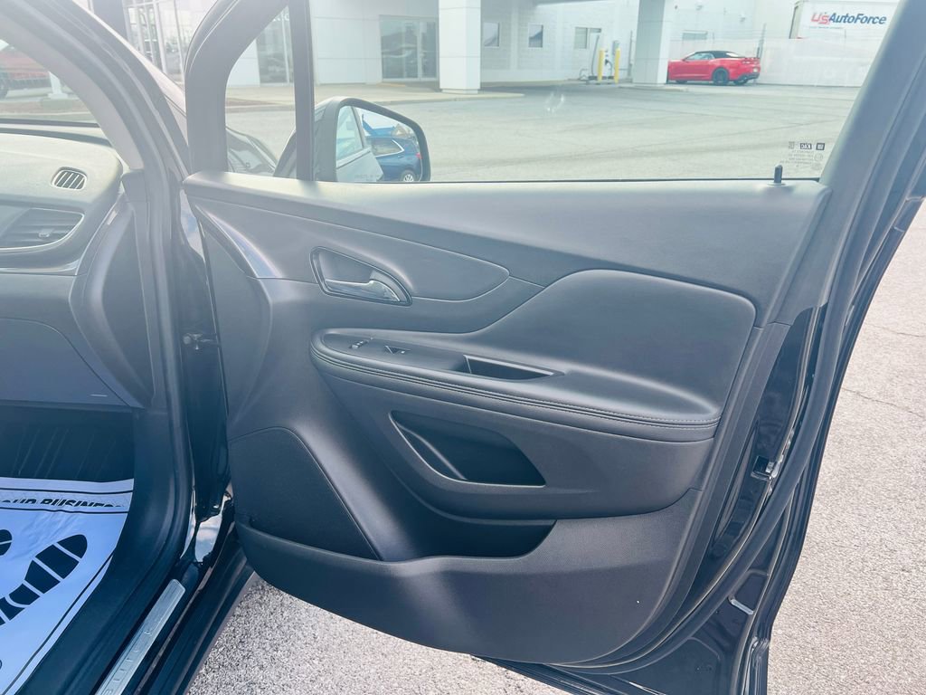 Used 2020 Buick Encore Preferred image 32