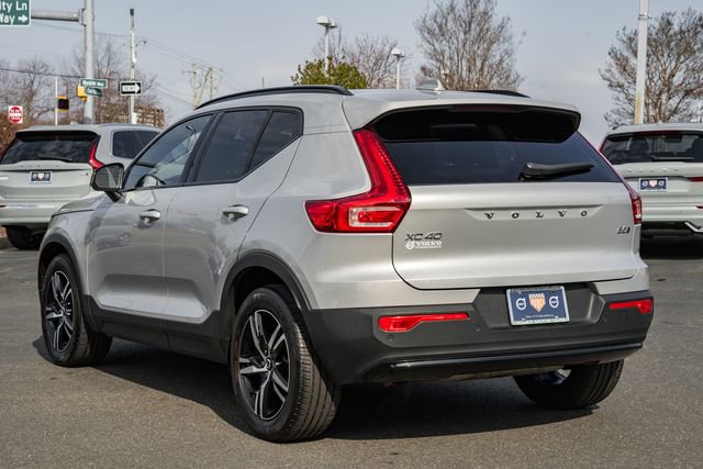 Used 2023 Volvo XC40 B5 Plus w/ Climate Package image 5