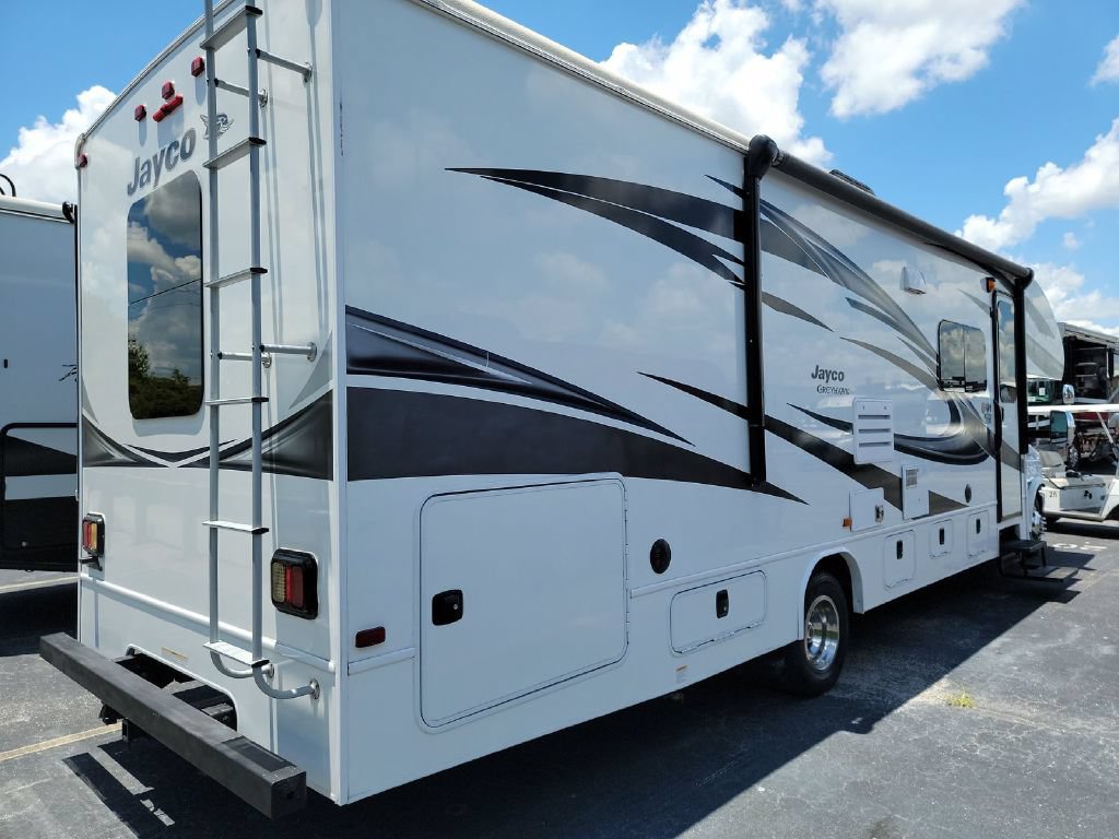 Used 2018 Ford E-450 and Econoline 450 Super Duty w/ Motorhome Prep Package RWD image 2