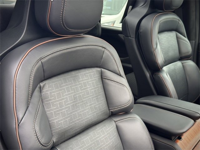 New 2025 Lincoln Navigator Black Label image 16