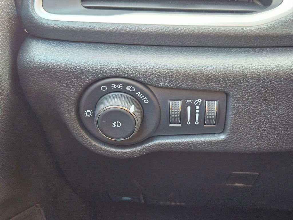 New 2026 Chrysler Pacifica Select image 23