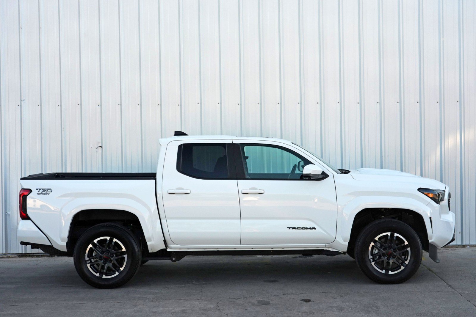 Used 2024 Toyota Tacoma TRD Sport w/ TRD Sport Premium Package AWD/4WD image 55