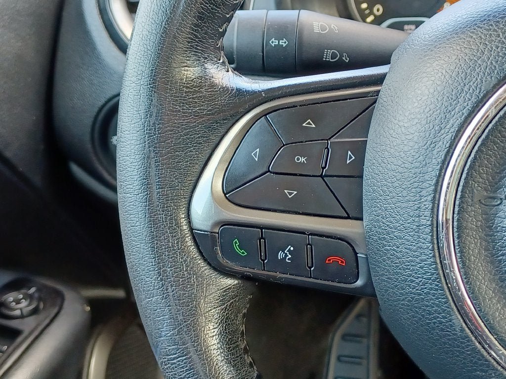Used 2021 Jeep Renegade Limited AWD/4WD image 12