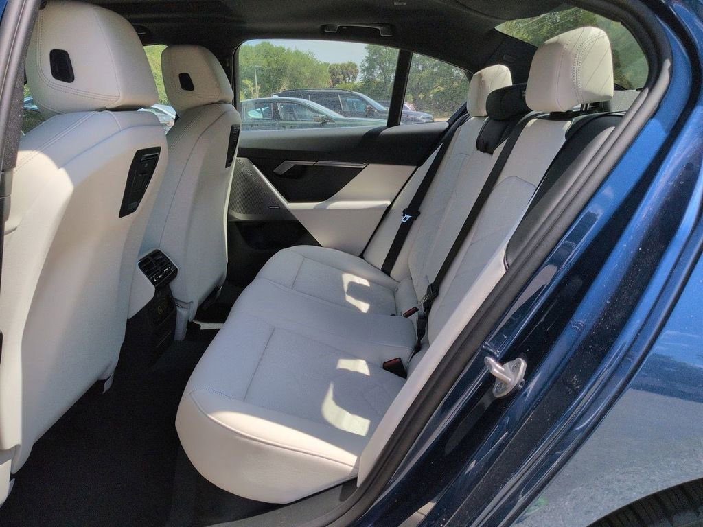New 2026 BMW i5 eDrive40 w/ Premium Package AWD/4WD image 14