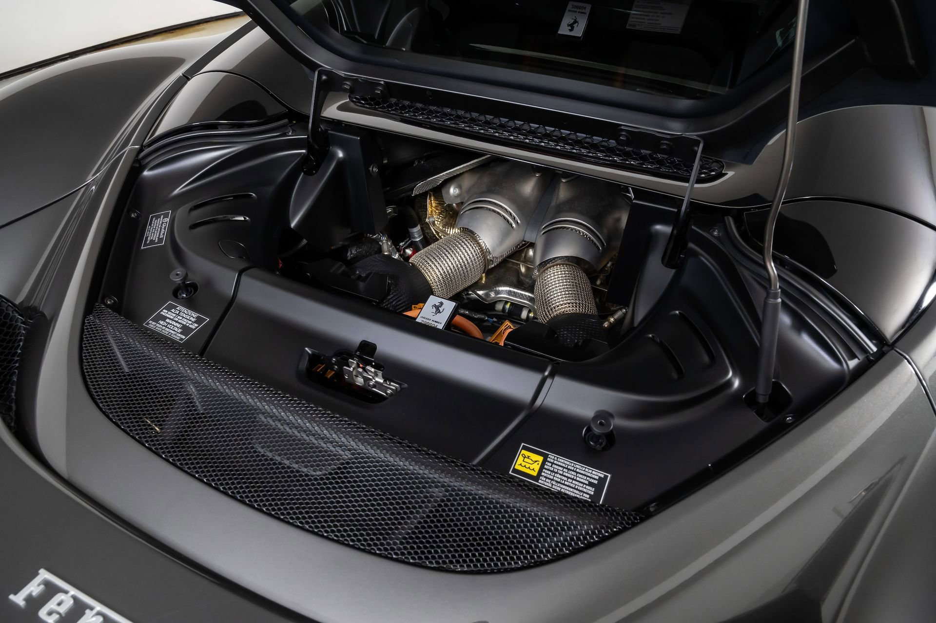 Used 2023 Ferrari 296 GTS RWD image 17